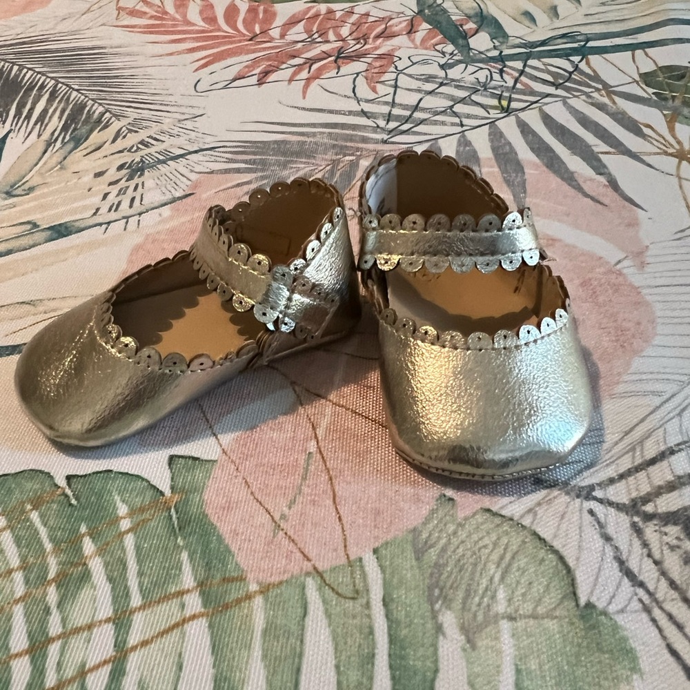 JANIE and JACK BABY gold metallic Mary Jane style crib shoe size 0-3 months